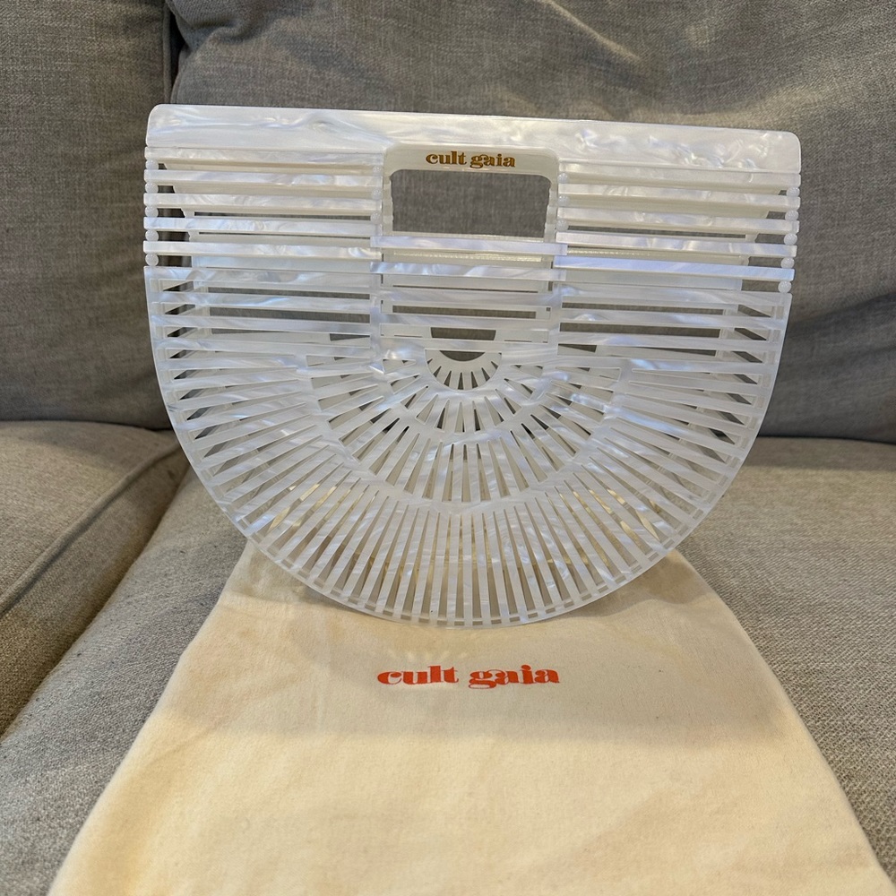 PERFECT CONDITION Cult Gaia Ark Bag in Pearl